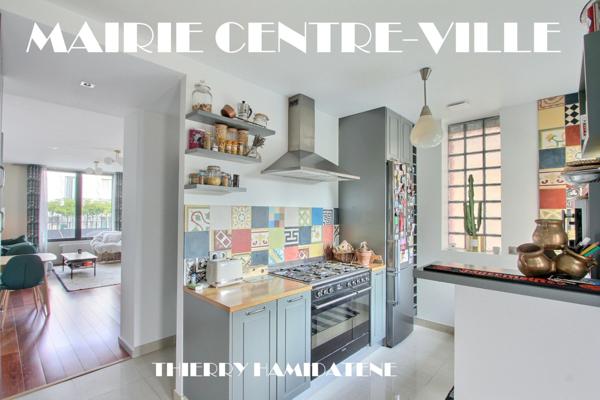 CENTRE VILLE MAIRIE MAGNIFIQUE MAISON MEULIERE ENTIEREMENT RENOVEE DPE C 5 PIECES 3 CHAMBRES S/SOL TOTAL JARDIN 300M2