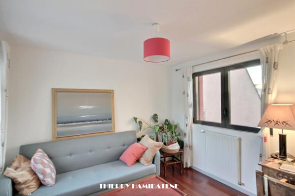 CENTRE VILLE MAIRIE MAGNIFIQUE MAISON MEULIERE ENTIEREMENT RENOVEE DPE C 5 PIECES 3 CHAMBRES S/SOL TOTAL JARDIN 300M2