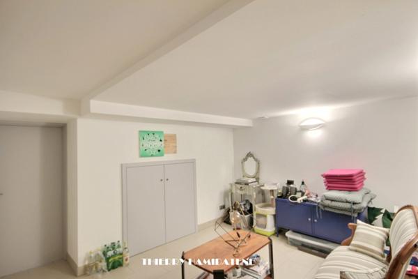 CENTRE VILLE MAIRIE MAGNIFIQUE MAISON MEULIERE ENTIEREMENT RENOVEE DPE C 5 PIECES 3 CHAMBRES S/SOL TOTAL JARDIN 300M2