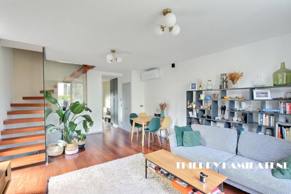 CENTRE VILLE MAIRIE MAGNIFIQUE MAISON MEULIERE ENTIEREMENT RENOVEE DPE C 5 PIECES 3 CHAMBRES S/SOL TOTAL JARDIN 300M2