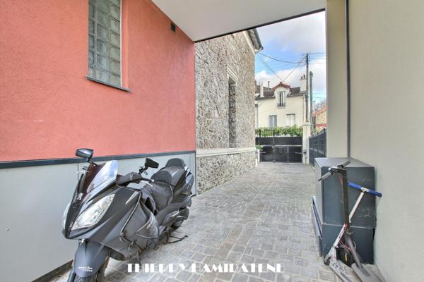 CENTRE VILLE MAIRIE MAGNIFIQUE MAISON MEULIERE ENTIEREMENT RENOVEE DPE C 5 PIECES 3 CHAMBRES S/SOL TOTAL JARDIN 300M2