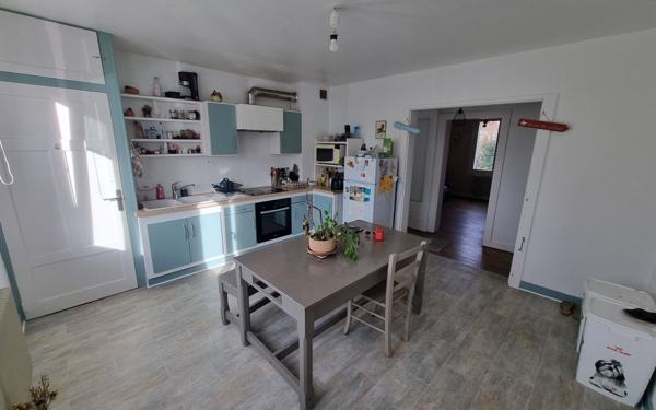 Maison à vendre    4 pièces • 97 m2 Saint-Yrieix-la-Perche