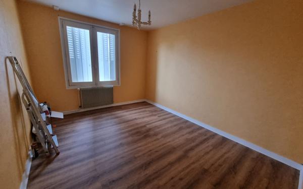 Maison à vendre    4 pièces • 97 m2 Saint-Yrieix-la-Perche