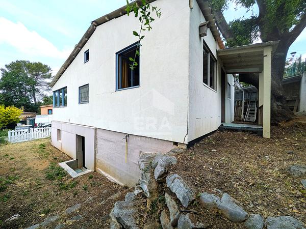 Opportunité rare Maison/ Chalet à rénover  AU CALME ABSOLU - Valbonne