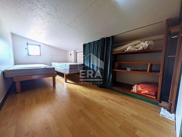 Opportunité rare Maison/ Chalet à rénover  AU CALME ABSOLU - Valbonne