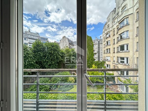 Victor Hugo, rue Copernic - Grand 2 pièces meublé avec balcon