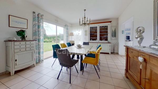 Maison 4 chambres, piscine, double garage, terrain clos 2189m2 à MARMANDE (47)