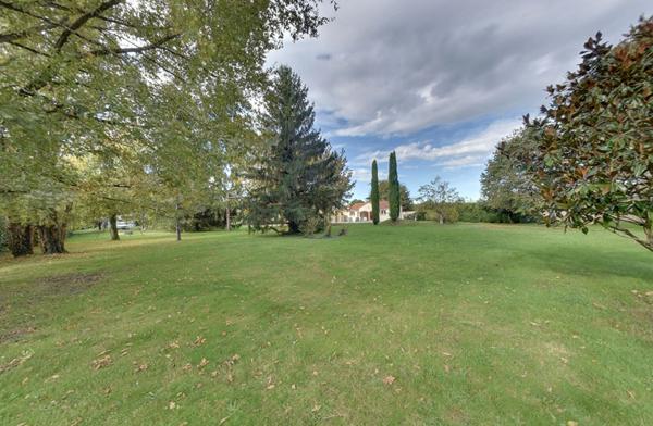 Villa avec parc ( terrains détachables ) au sud ouest de Montauban