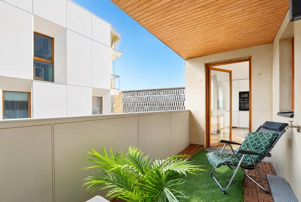 Appartement
         3 pièces
        - 70 m² Exclusivité 350 000 € *