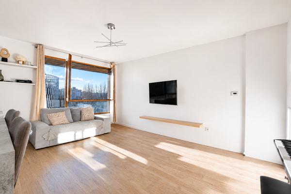 Appartement
         3 pièces
        - 70 m² Exclusivité 350 000 € *