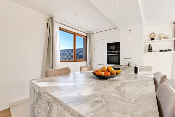 Appartement
         3 pièces
        - 70 m² Exclusivité 350 000 € *