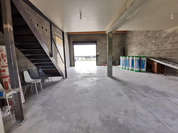 Local d'activité 156 m2