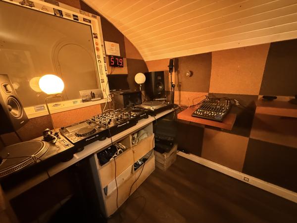 Fonds De Commerce
        
        - 140 m² 380 000 € *