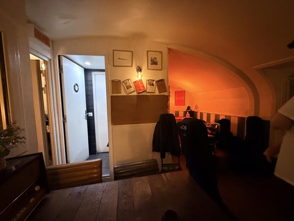 Fonds De Commerce
        
        - 140 m² 380 000 € *