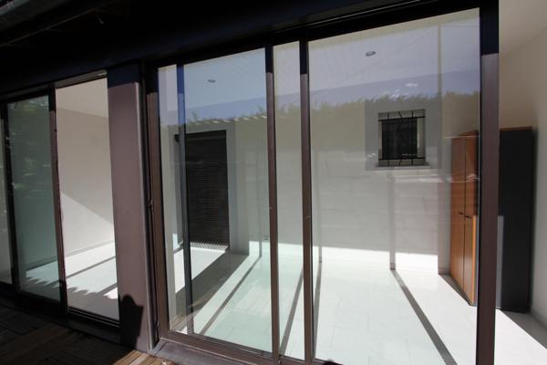 Rare à St Bonnet de Mure le Haut : maison plain-pied 6 pièces avec piscine, pergola bioclimatique et véranda