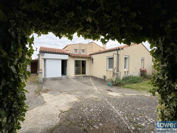 Maison À vendre : Pavillon lumineux de 102 m² - 3 chambres, jardin, garage - Cozes 17120