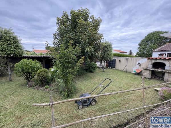 Maison À vendre : Pavillon lumineux de 102 m² - 3 chambres, jardin, garage - Cozes 17120