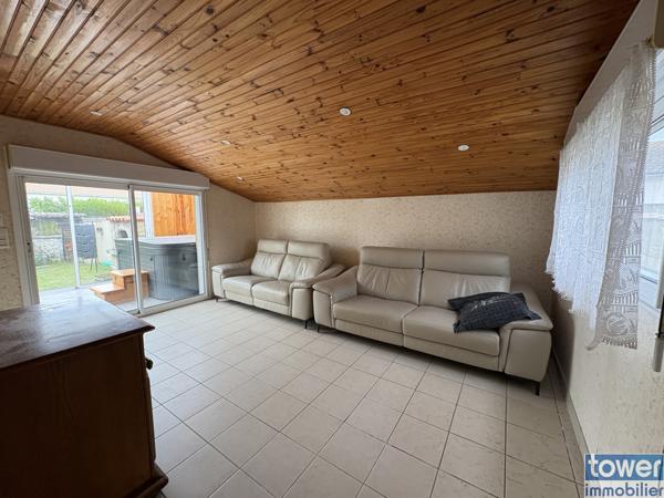 Maison À vendre : Pavillon lumineux de 102 m² - 3 chambres, jardin, garage - Cozes 17120