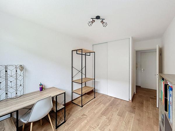 Appartement T3 avec terrasse couverte et place de parking