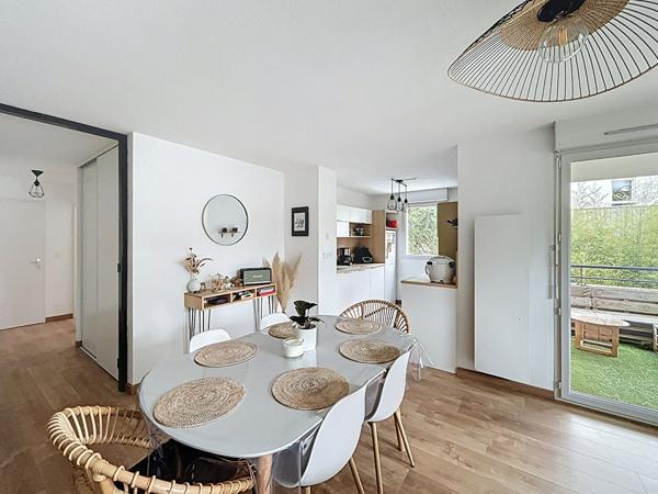 Appartement T3 avec terrasse couverte et place de parking