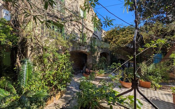 Maison à vendre    4 pièces •  Pézenas