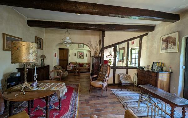 Maison à vendre    4 pièces •  Pézenas