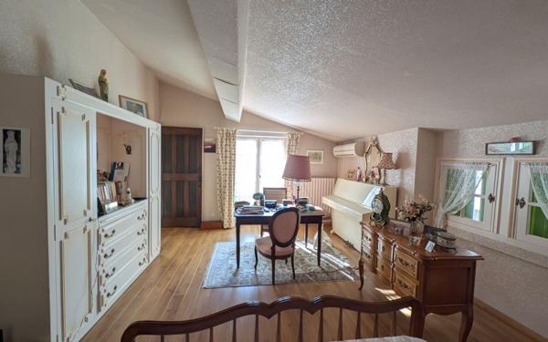 Maison à vendre    4 pièces •  Pézenas