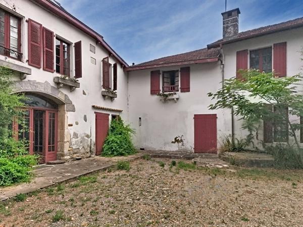 Maison MAÏTRE Salies De Bearn 21 pièce(s) 500 m2