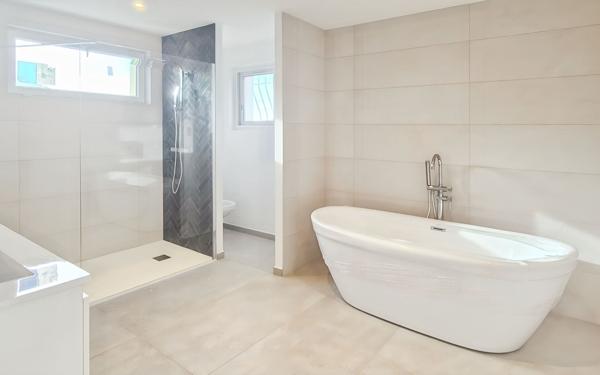 Maison à vendre    6 pièces • 142 m2 Le Pradet