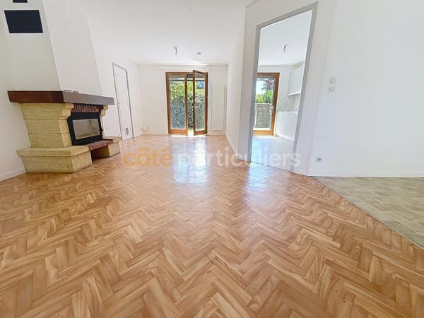 Vente
                Maison90 m² - 5 Pièces -
                    VILLEMANDEUR (45700)