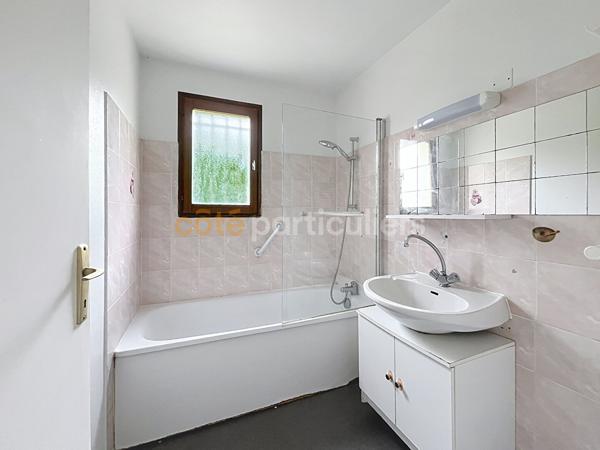 Vente
                Maison90 m² - 5 Pièces -
                    VILLEMANDEUR (45700)