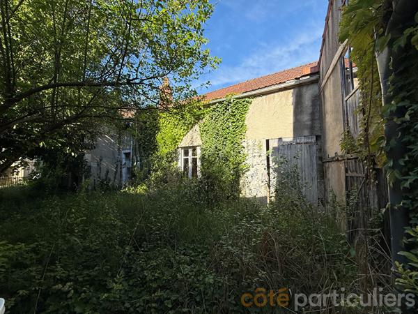 Vente
                Maison112,25 m² - 7 Pièces -
                    SAINT AMAND MONTROND (18200)