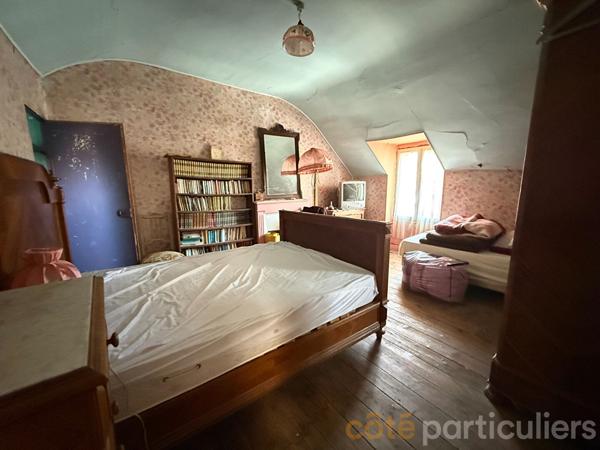 Vente
                Maison112,25 m² - 7 Pièces -
                    SAINT AMAND MONTROND (18200)