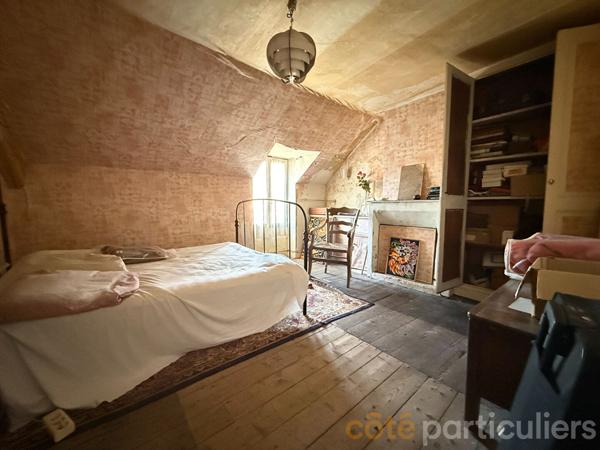 Vente
                Maison112,25 m² - 7 Pièces -
                    SAINT AMAND MONTROND (18200)