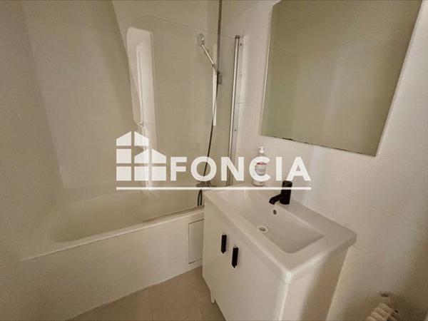 Location Appartement 3 pièces 70.19 m² - 11 RUE YVON VILLARCEAU Paris 75016