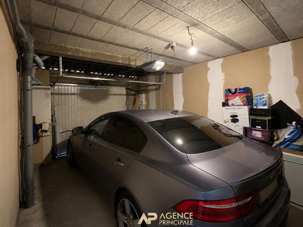 Aytré Maison familiale avec piscine, vie de plain-pied et 3 garages -141m2 469 800 € **  - Référence  FB685E