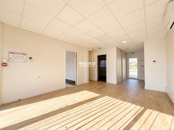 Local commercial 8 pièces 146 m2