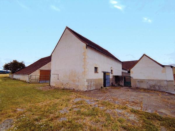 Maison de pays  4 pièces 85 m2 grandes dépendances