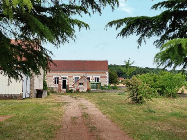 Maison de pays  4 pièces 85 m2 grandes dépendances