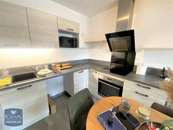Appartement à louer 3 pièces 57.22m² Istres (13800)