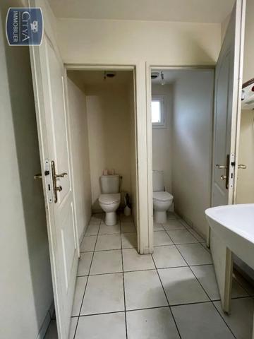 Local professionnel à vendre 127m²