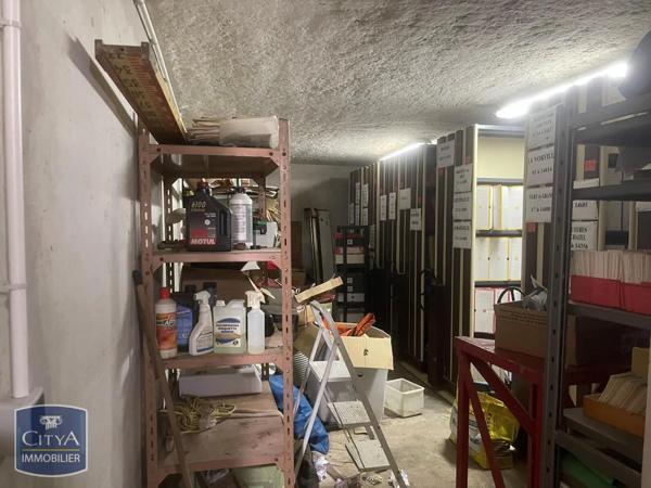 Local professionnel à vendre 127m²