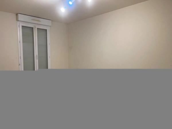 Local professionnel à vendre 127m²