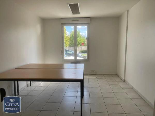 Local professionnel à vendre 127m²