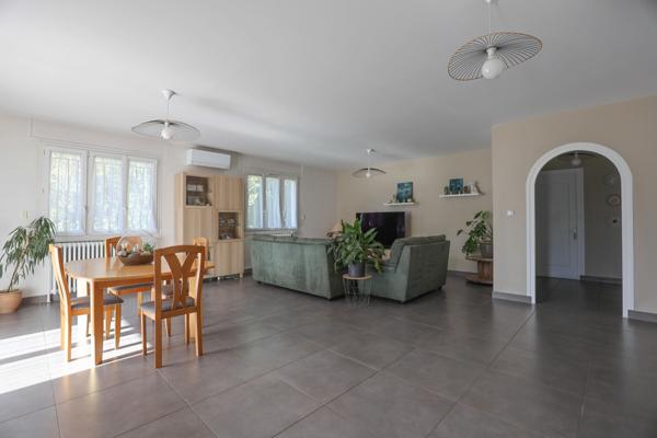 Maison 3 niveaux avec jardin proche Grenoble