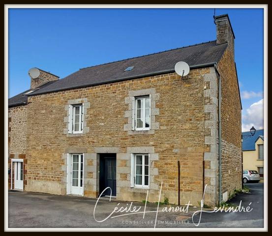 Saint-Marcan (35120) SAINT-MARCAN . Bourg. Maison en pierre 110 m² avec dépendances et courette.