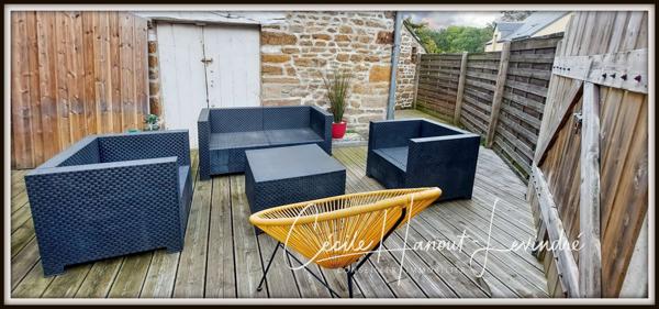 Saint-Marcan (35120) SAINT-MARCAN . Bourg. Maison en pierre 110 m² avec dépendances et courette.