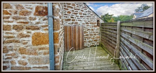 Saint-Marcan (35120) SAINT-MARCAN . Bourg. Maison en pierre 110 m² avec dépendances et courette.