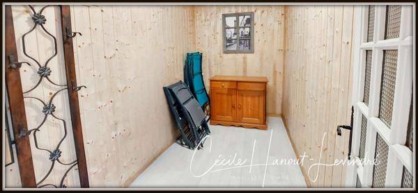 Saint-Marcan (35120) SAINT-MARCAN . Bourg. Maison en pierre 110 m² avec dépendances et courette.