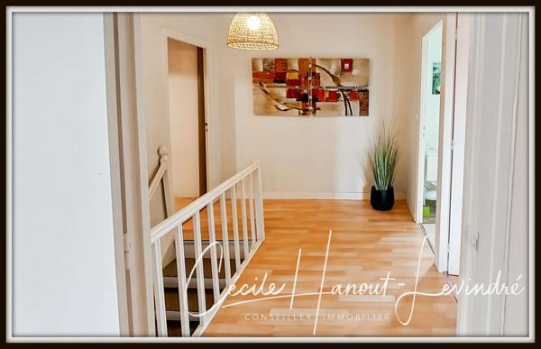 Saint-Marcan (35120) SAINT-MARCAN . Bourg. Maison en pierre 110 m² avec dépendances et courette.